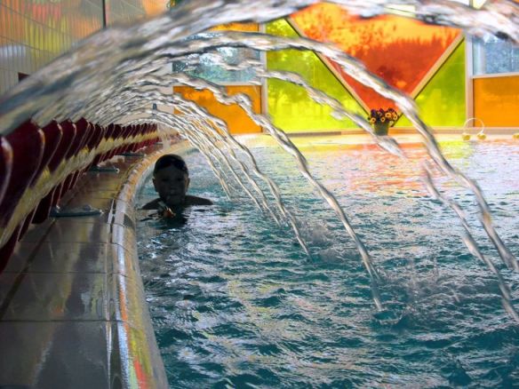 Манит цвет!