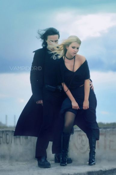 Девушка - -девушка, вам помочь?